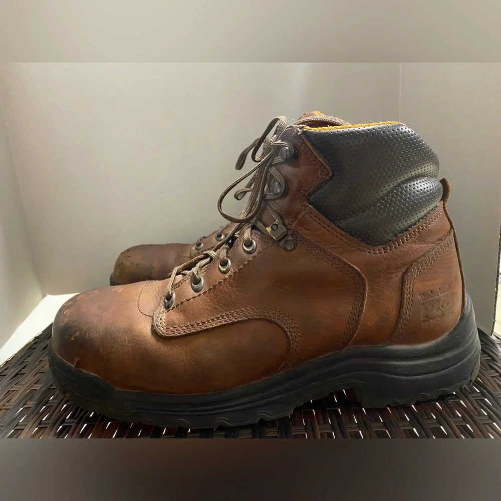 Timberland PRO Men's Brown Leather Lace-Up Work Boots with Black Sole safety toe